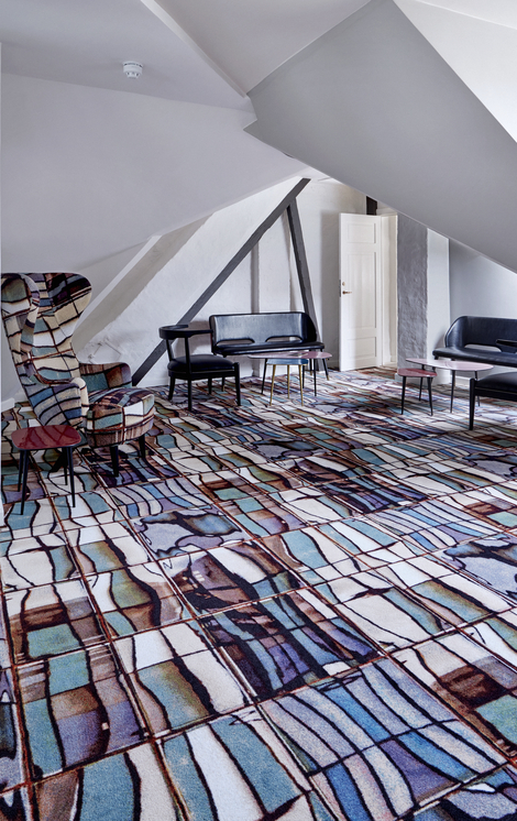 Wall-to-wall carpets 